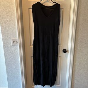 Elegant Black V-Neck Maxi Dress